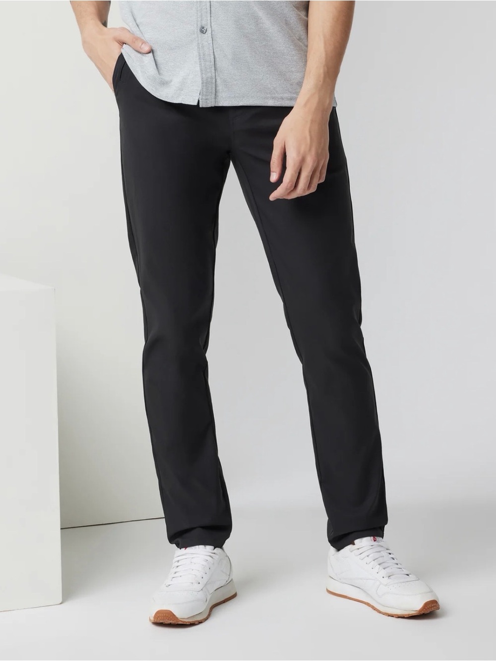 Vuori Cascade Tech Chino Pant Athletic Slim Fit Size 34 in Black